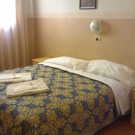 Hotel Ariston Florence Room photo