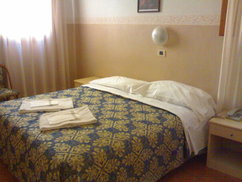 Hotel Ariston Florence Room photo